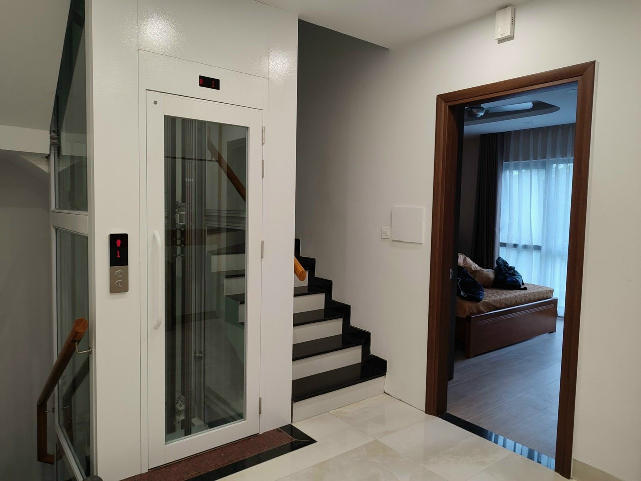 Các vị trí lắp đặt thang máy mini trong nhà